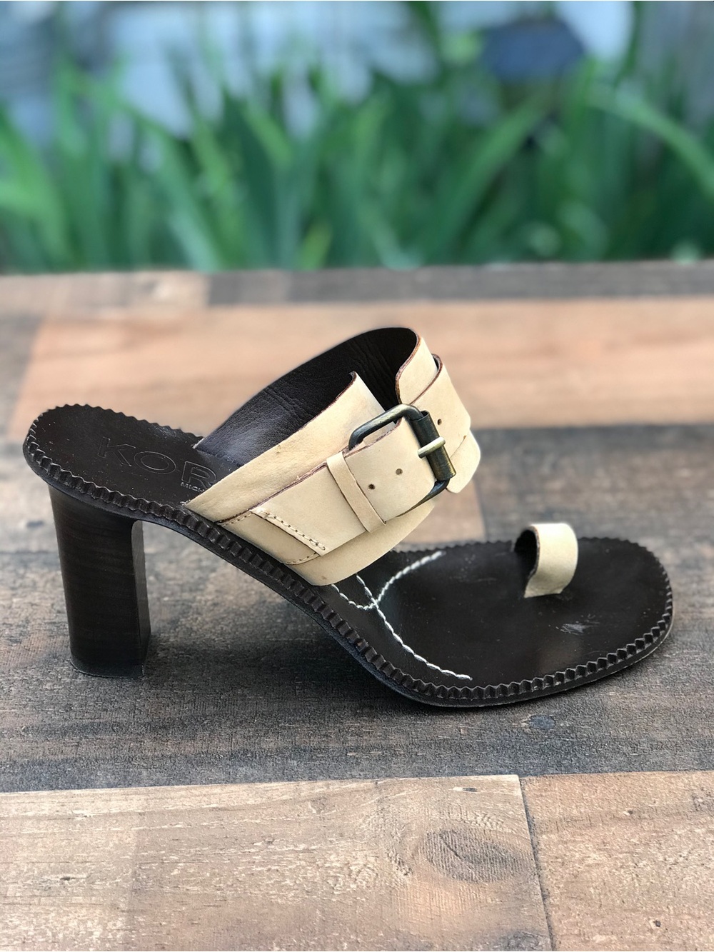 MICHAEL KORS 7 Suede Buckle Toe Loop Stacked Heel Embossed Leather Mule Sandals - Picture 12 of 16